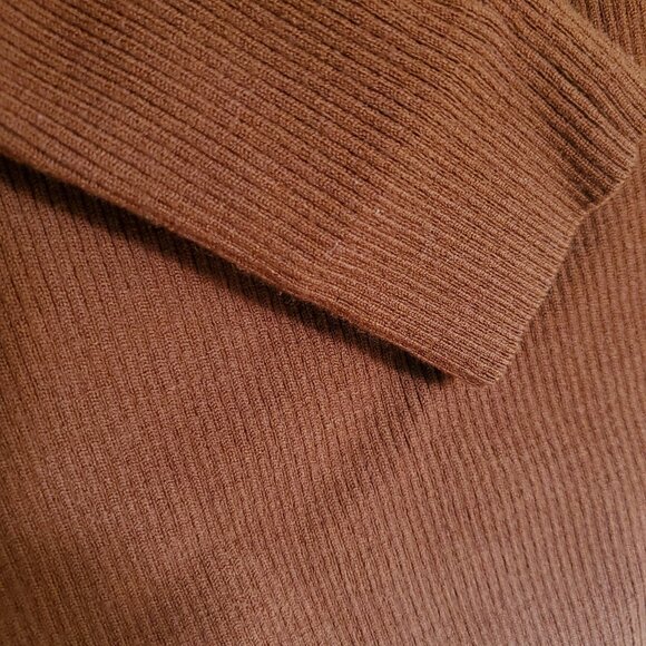 Aritzia Wilfred Croquis Off-Shoulder Sweater - Picture 5 of 8